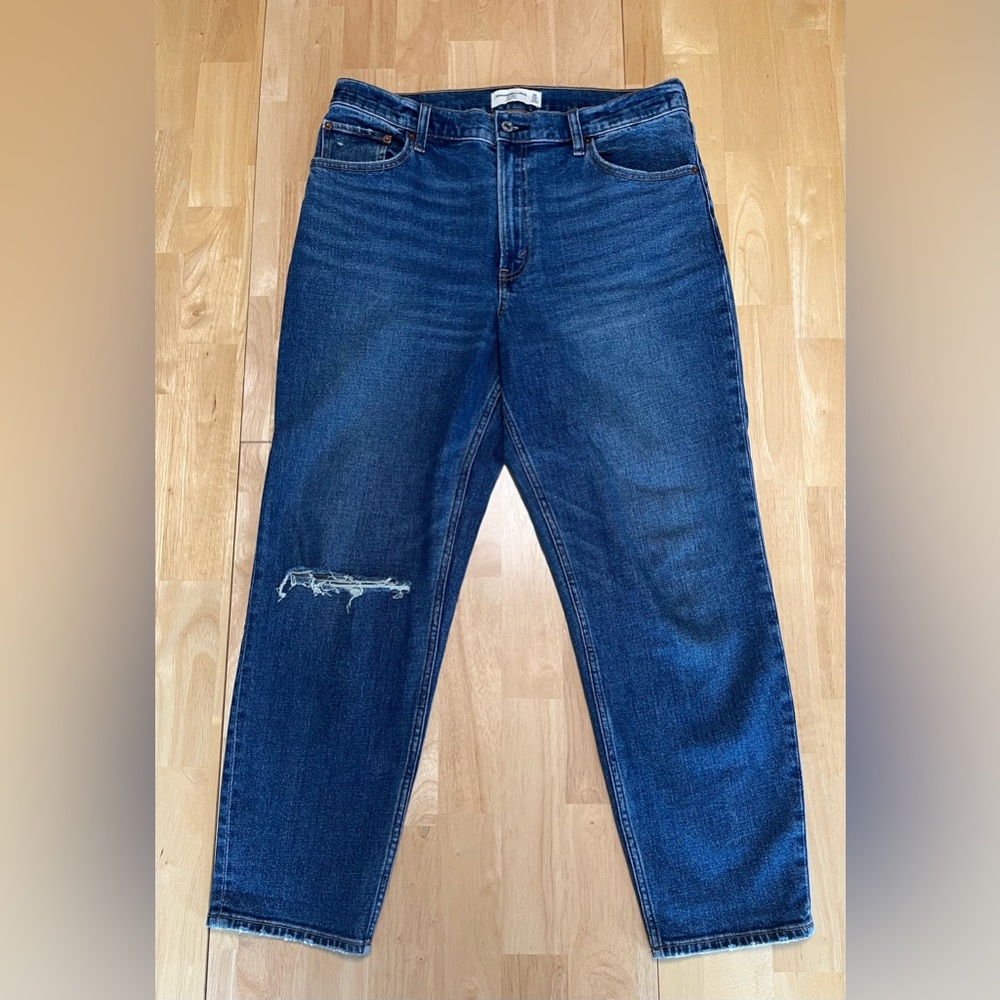 Abercrombie & Fitch Women's High Rise Mom Jean Medium Wash - Size 31
